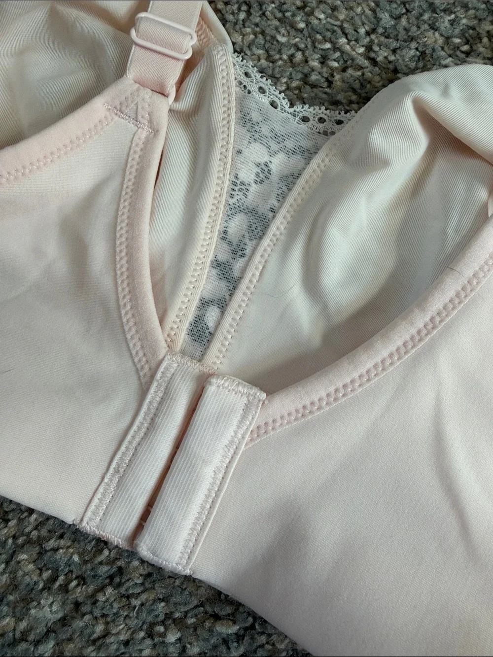 Olga Light Pink Wire Free Easy-Fit Bra 38D/DD 40 B/C NWT